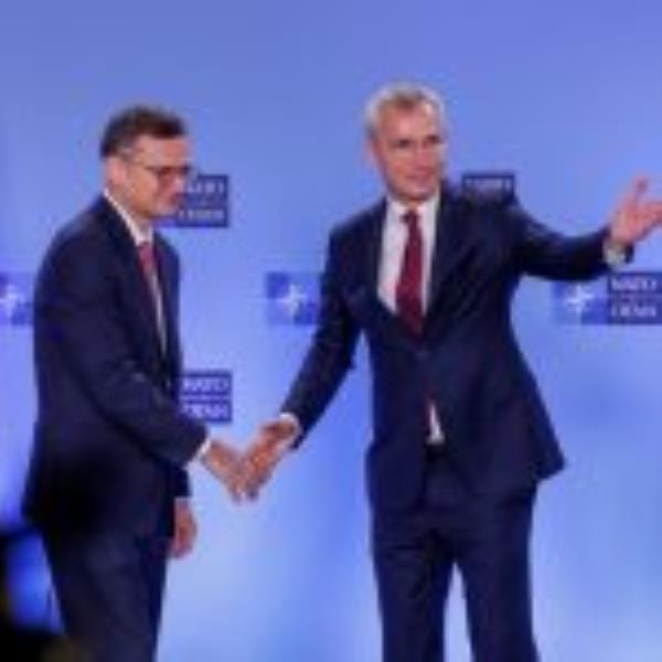 Russia still able to continue fighting in Ukraine, NATO chief warns