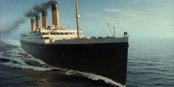 The RMS Titanic cruising through the ocean in James Cameron's Titanic.