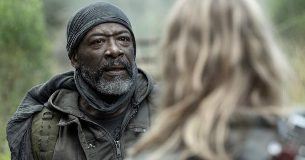  Morgan faces a blo<em></em>nde woman in Fear the Walking Dead