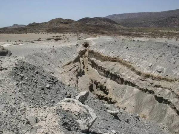 A volcanic vent has opened in the Afar desert in Ethiopia. Credit: Julie Rowland, University of Auckland