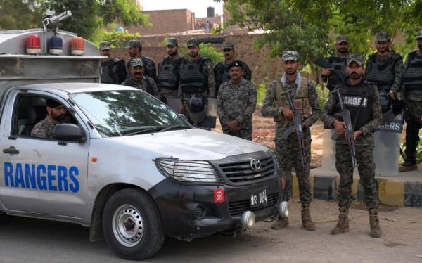 Pakistan police guard Christian co<em></em>lony after mob attack over blasphemy
