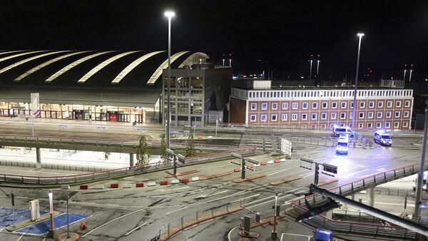 Germany urges travellers to avoid Hamburg airport amid hostage situation