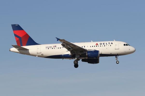 A Delta Airlines Airbus A319 at McCarran Internatio<em></em>nal Airport in Las Vegas. A Delta flight was stuck on the tarmac of Las Vegas' Harry Reid Internatio<em></em>nal Airport in triple-digit heat on Monday, leading to multiple passengers passing out and some being taken away on stretchers.