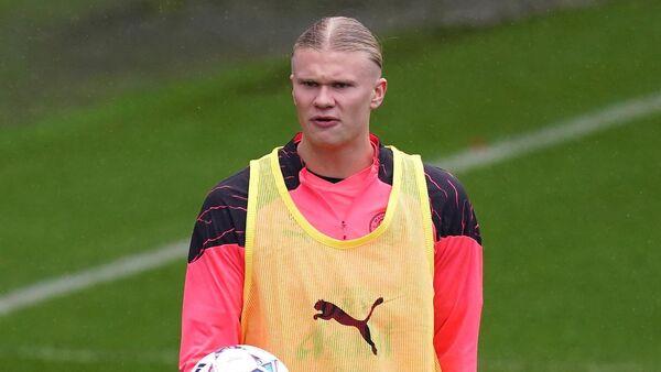 哈兰德在周末受伤后为曼城队训练