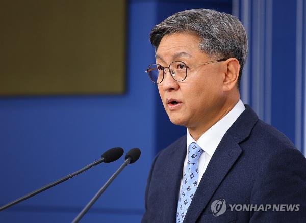 In this file photo, foreign ministry spokesperson Lim Soo-suk speaks during a press briefing at the ministry building in Seoul on Dec. 19, 2023. (Yonhap)