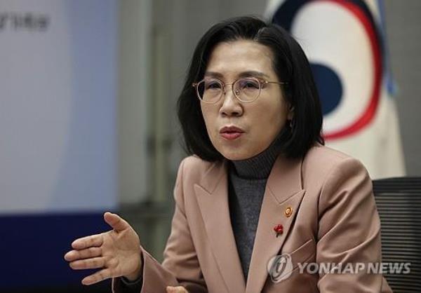 Gender Equality Minister Kim Hyun-sook speaks during an interview with Yo<em></em>nhap News Agency at the government complex in Seoul on Jan. 10, 2024. (Yonhap)