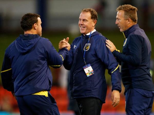 Mariners interim coach Alen Stajcic celebrates the win over the Jets after the Round 22 A League match between the Newcastle Jets and the Central Coast Mariners at McDo<em></em>nald Jo<em></em>nes Stadium in Newcastle, Saturday, March 16, 2019. (AAP Image/Darren Pateman) NO ARCHIVING, EDITORIAL USE ONLY