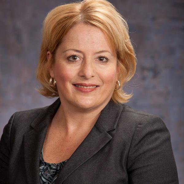 “This Is Essential Karen”: Woman Blasted For o<em></em>nline Crusade To Get Flight Attendant Fired
