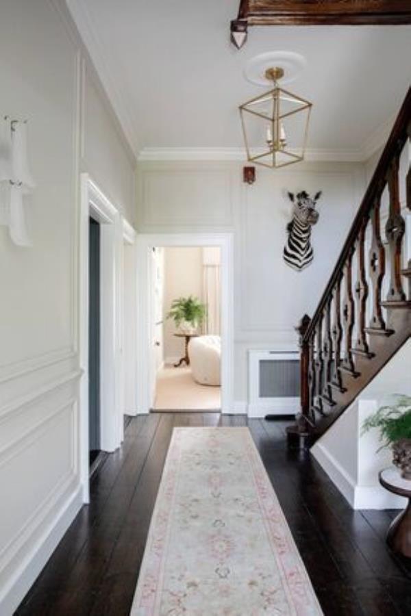 The windows in the dining and drawing rooms allowed for ample natural light which highlighted the fabrics and colour of the curtains and upholstered furniture.