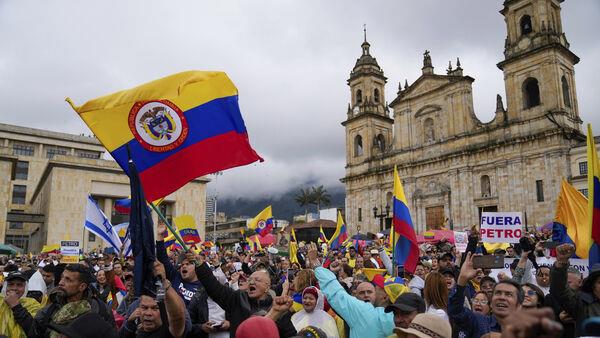 Tens of thousands of Colombians protest against president’s reform agenda