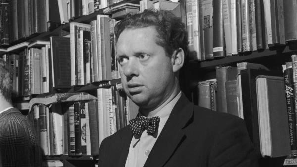 </p>

<p>　　> Known as: Acclaimed Welsh poet and writer ("Under Milk Wood")</p>

<p>　　> Died on: Nov. 9, 1953</p>

<p>　　> Age at death: 39</p>

<p>　　> Cause of death: Severe lung infection and bro<em></em>nchopneumonia exacerbated by alcohol abuse</p>

<p>　　