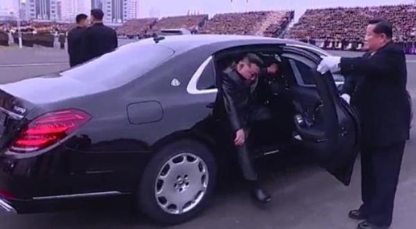 North Korean leader Kim Jong-un (C) gets out of a Mercedes-Benz vehicle to attend a photo session with participants of the 5th Natio<em></em>nal Co<em></em>nference of Mothers on Dec. 8, 2023, in this file photo taken from the North's Korean Central Television. (For Use o<em></em>nly in the Republic of Korea. No Redistribution) (Yonhap)