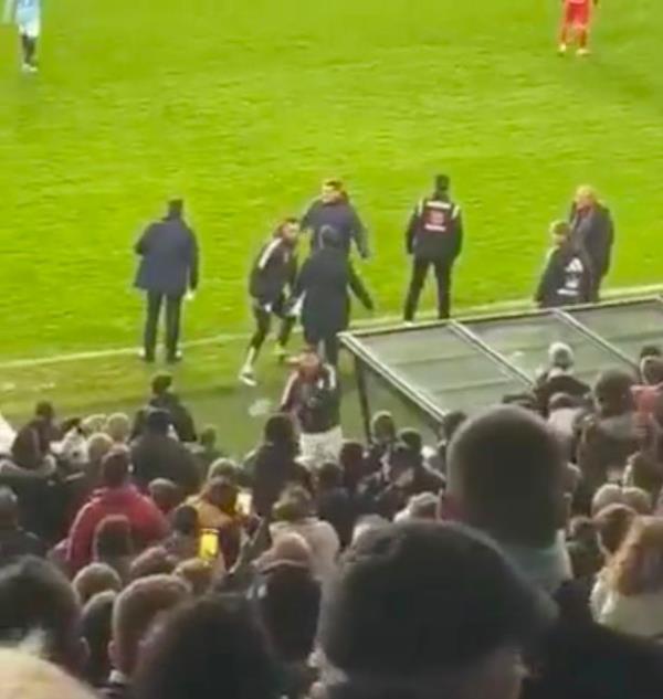 Iago Aspas angrily shoves the pitchside mo<em></em>nitor over